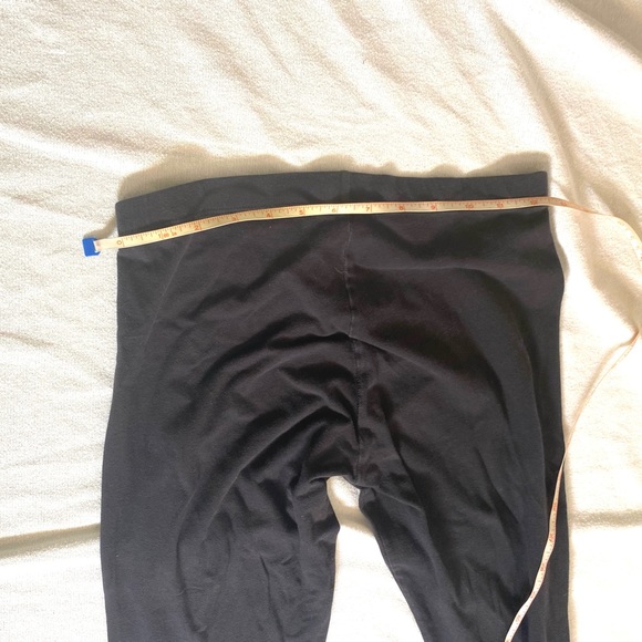 Victoria’s Secret black leggings - Picture 3 of 8